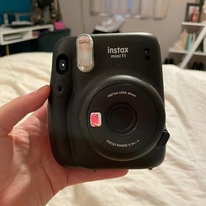 instax mini 11 polaroid camera